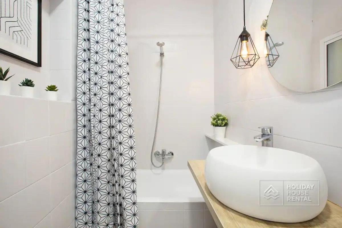 Cosy 3-Bedroom Apartment For 6-8 People Just 50M From The Beach Salou Exterior photo